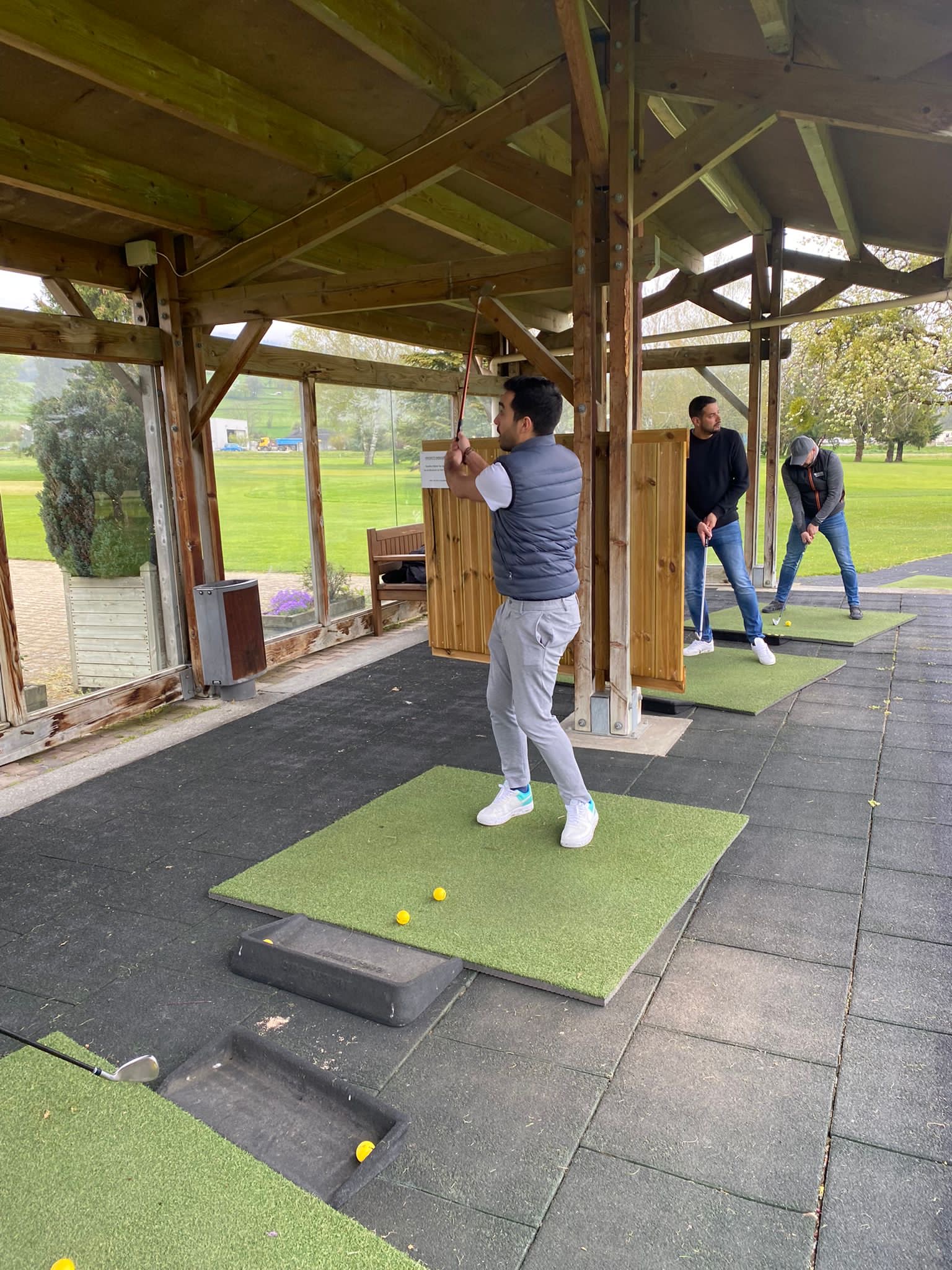 Groupe participant à une activité golf